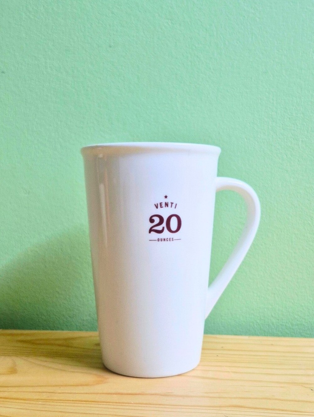 Retired 2010 Starbucks Venti 20oz Tapered Latte Mug